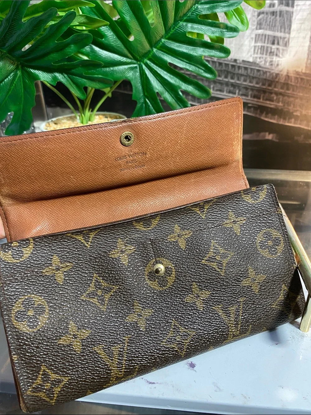 Authentic Louis Vuitton Vintage Monogram Sarah Wallet